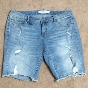 Torrid distressed shorts 14